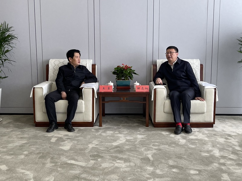 191710841612455077.jpg 3月19日 公司黨委副書記、總裁解志炯拜會(huì)寶雞市政府主要領(lǐng)導(dǎo).jpg